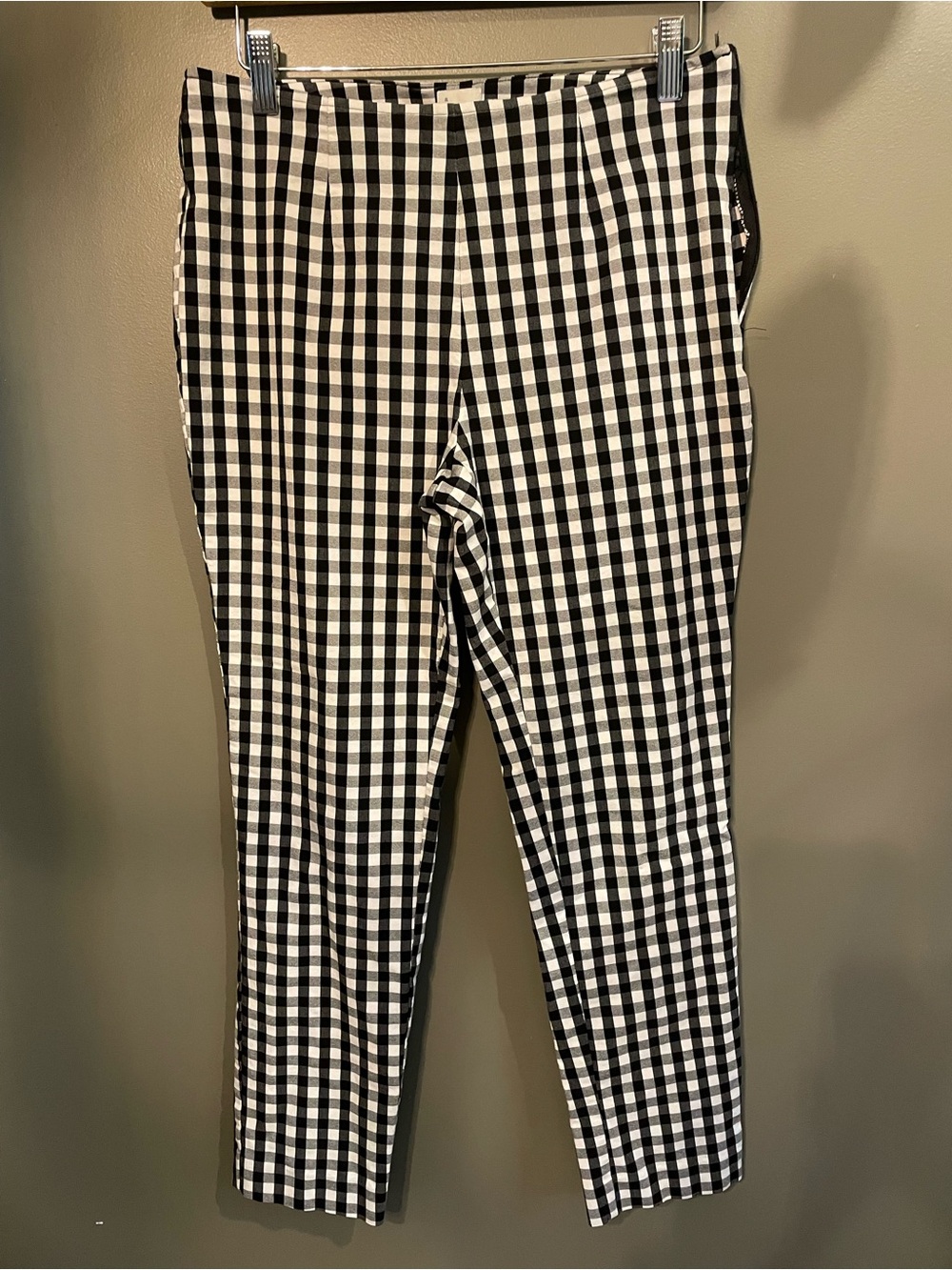 A new day black and white skinny gingham cropped pants capri size 8